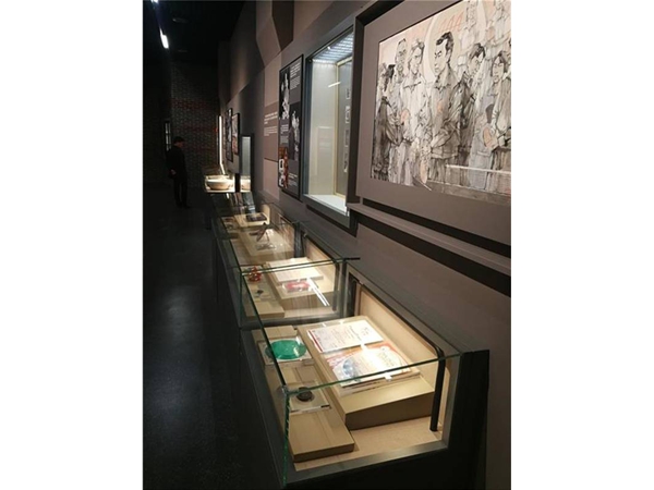 博物馆展柜制作
