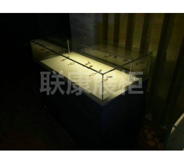 博物馆桌柜